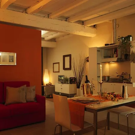 Agora Residenza 3* Mantova